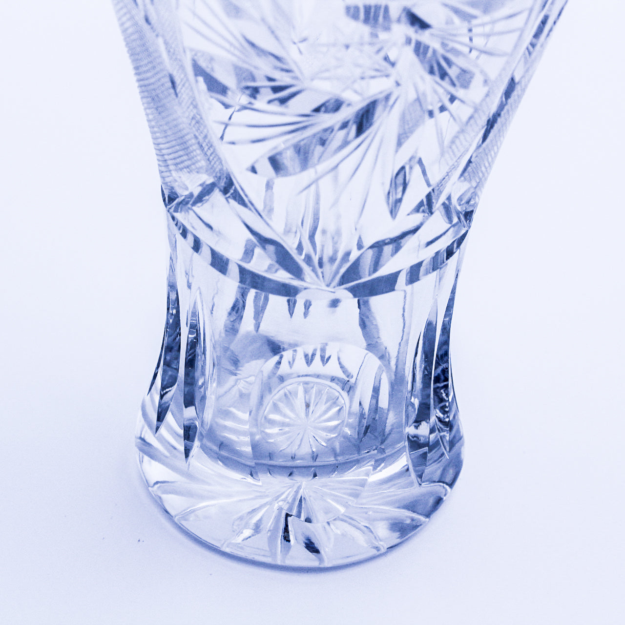 Vintage Crystal Vase with Floral & Pinwheel Cut Design – Elegant & Timeless Decor